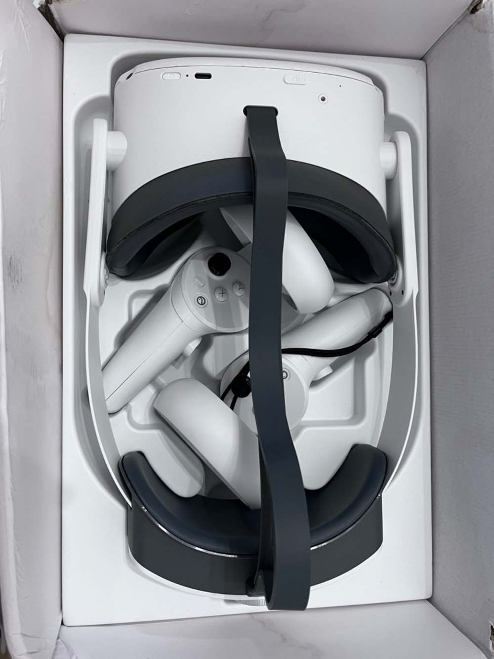 Pico Neo 3 Pro VR Headset with Controllers - White and Dark Gray